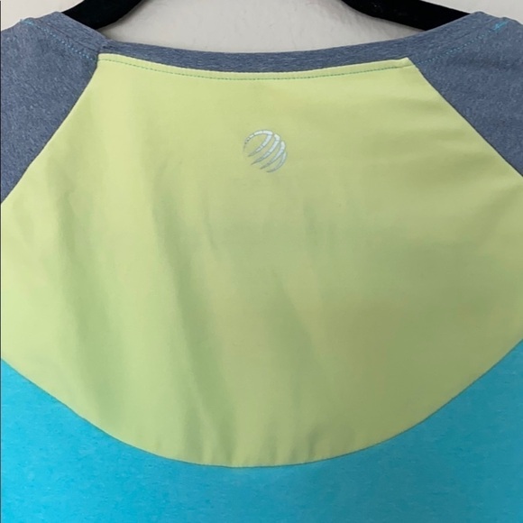 MPG exercise top women’s thumb holes turquoise green - Picture 5 of 5